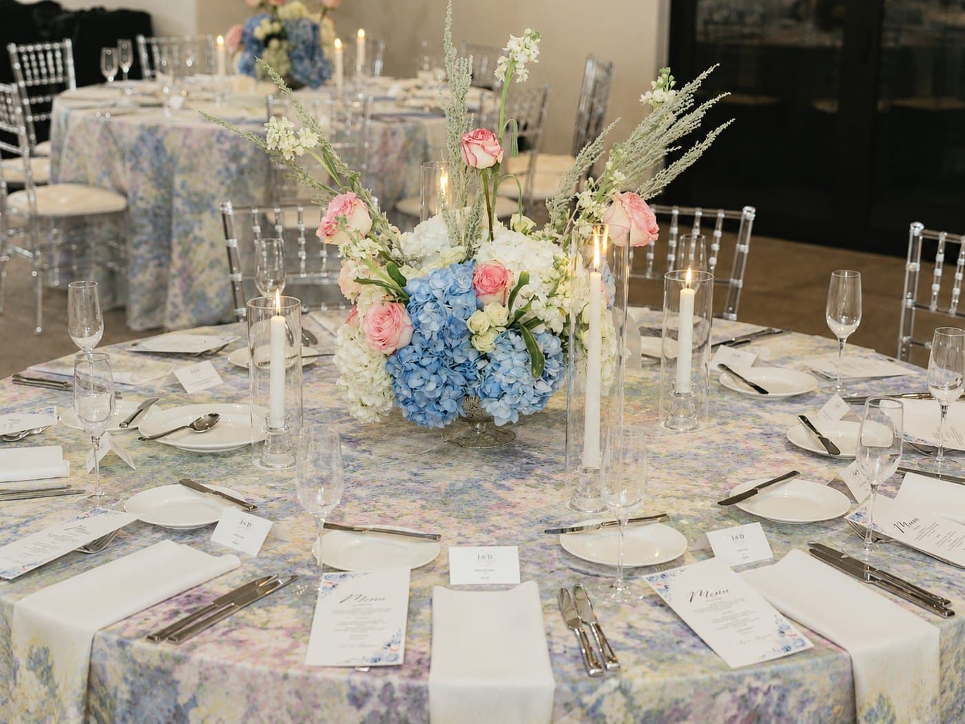Hydrangea & Rose Tablescape — Day Dream Affairs garden centerpiece